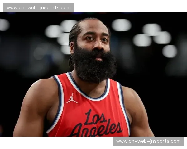 快船送走哈登后进攻体系崩塌 伦纳德攻坚空间被大幅压缩 快船送走哈登后进攻体系崩塌 伦纳德攻坚空间被大幅压缩